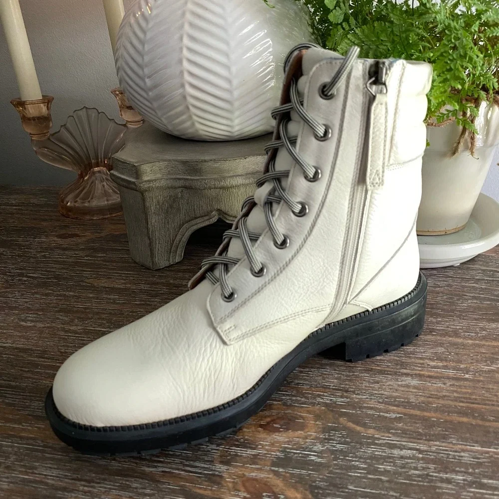 Aquatalia Laila Luxury‎ Waterproof Pebbled Leather Combat Boots Womens 8 White